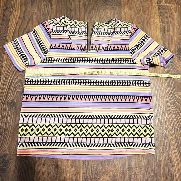 Neon color hot pink fushia lime green multicolored crazy fun pattern blouse - Picture 6 of 8